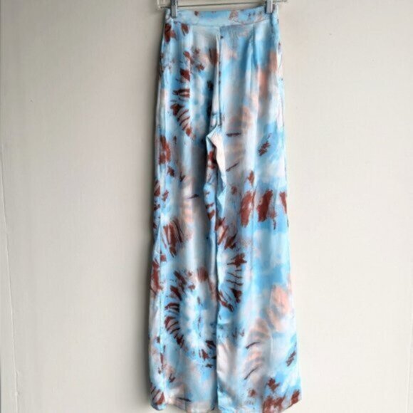 PrettyLittleThing blue tie dye wide leg pants - Picture 5 of 6